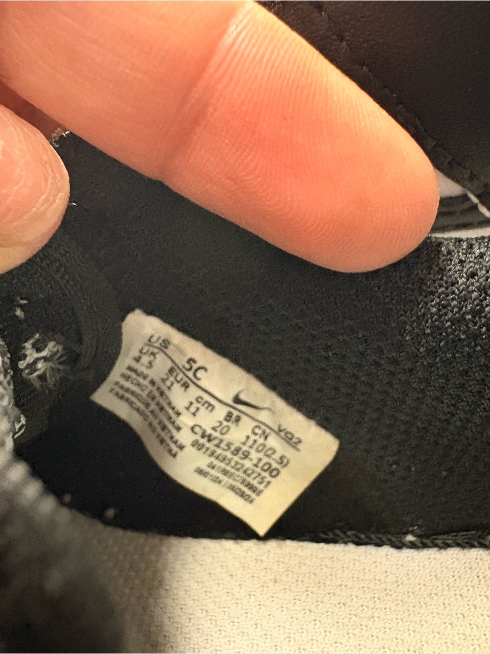 Nike Kids Black and White Low-Top Sneakers with Swoosh - Picture 3 of 4